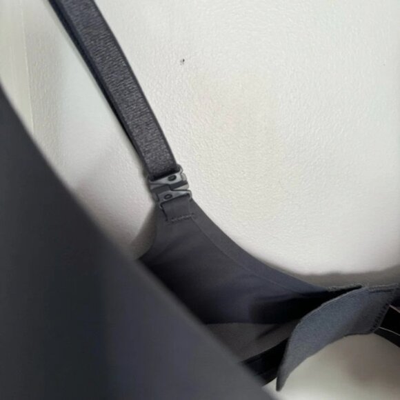 Victoria’s Secret Very Sexy Push Up Plunge Bra 32DDD - Picture 5 of 7